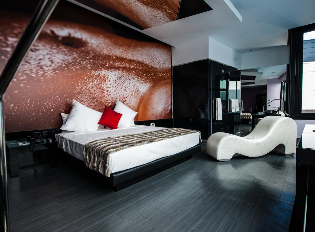 Hotel Loob Madrid (Adults Only) ตอร์เรคอน เด อาร์ดอซ ภายนอก รูปภาพ