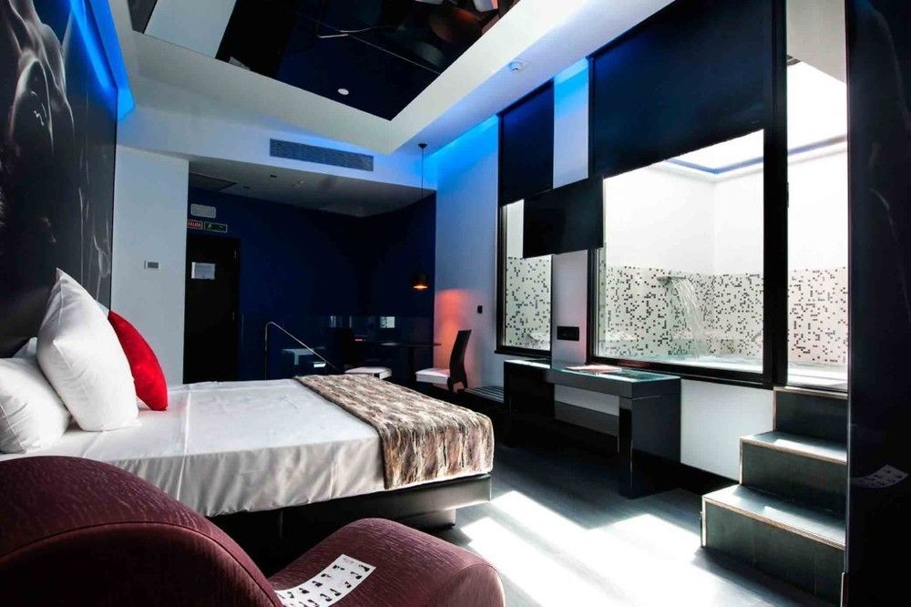 Hotel Loob Madrid (Adults Only) ตอร์เรคอน เด อาร์ดอซ ภายนอก รูปภาพ
