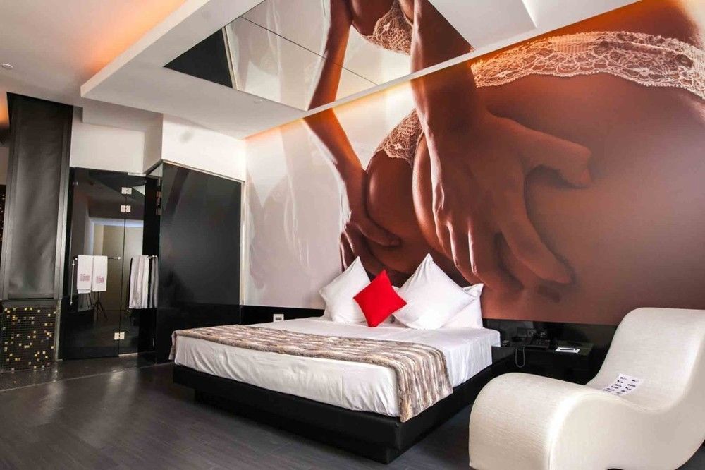 Hotel Loob Madrid (Adults Only) ตอร์เรคอน เด อาร์ดอซ ภายนอก รูปภาพ